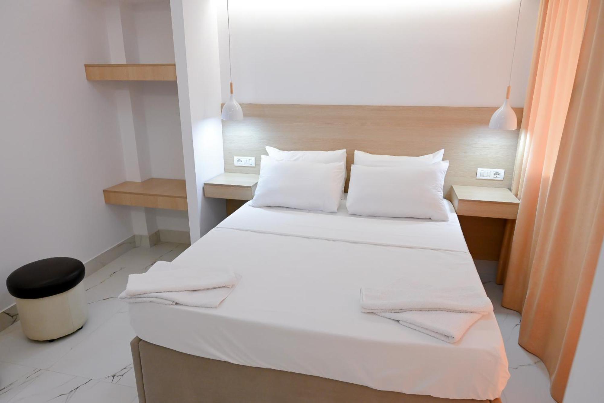 Hotel Kriti Max , Shengjin Shëngjin Eksteriør bilde
