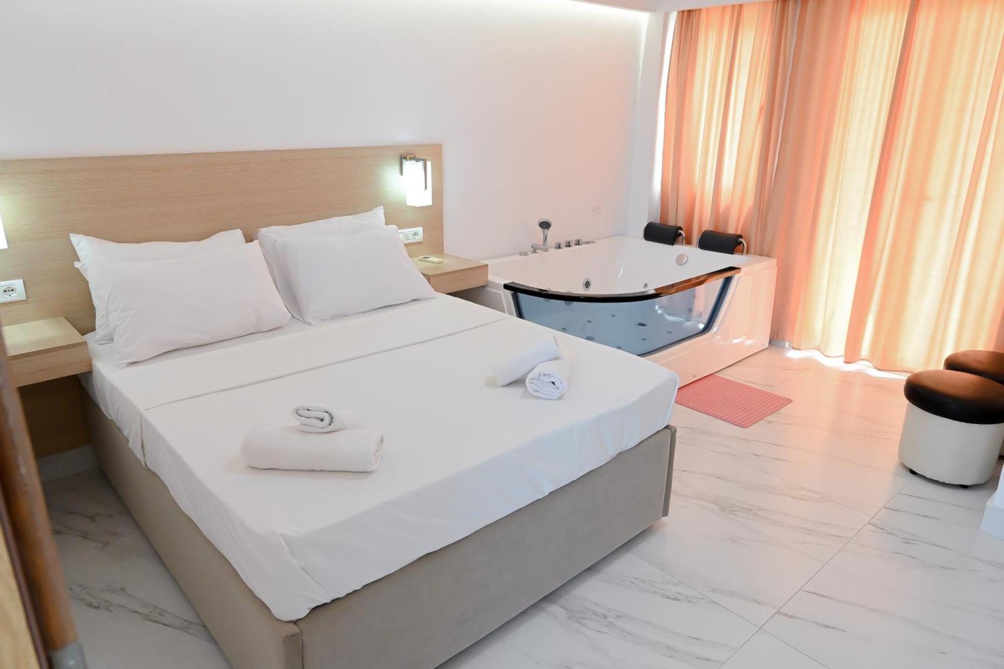 Hotel Kriti Max , Shengjin Shëngjin Eksteriør bilde