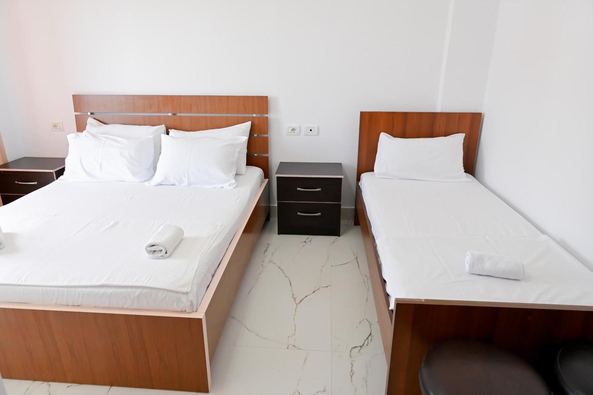 Hotel Kriti Max , Shengjin Shëngjin Eksteriør bilde