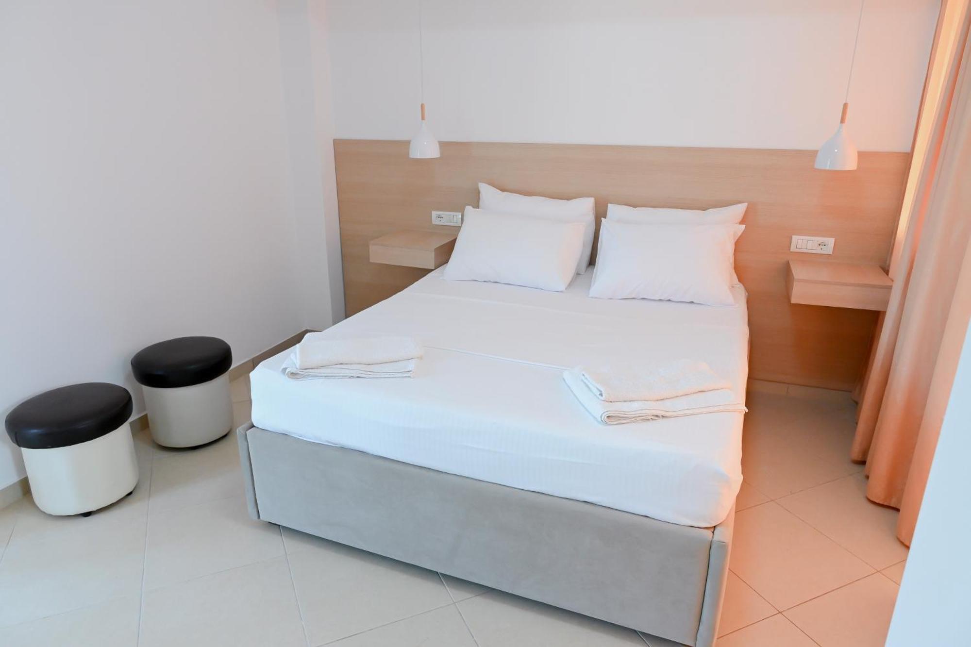 Hotel Kriti Max , Shengjin Shëngjin Eksteriør bilde