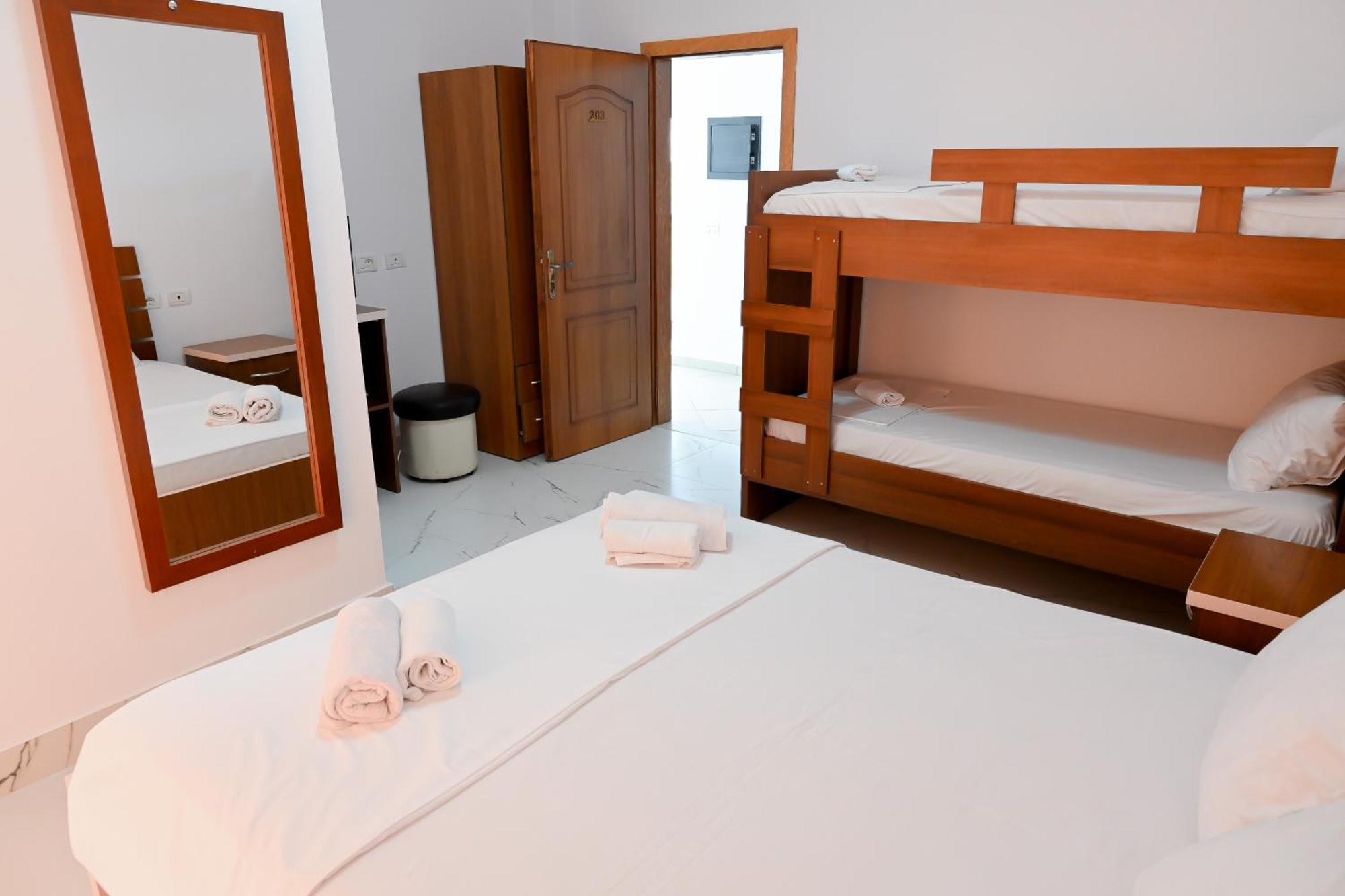 Hotel Kriti Max , Shengjin Shëngjin Eksteriør bilde