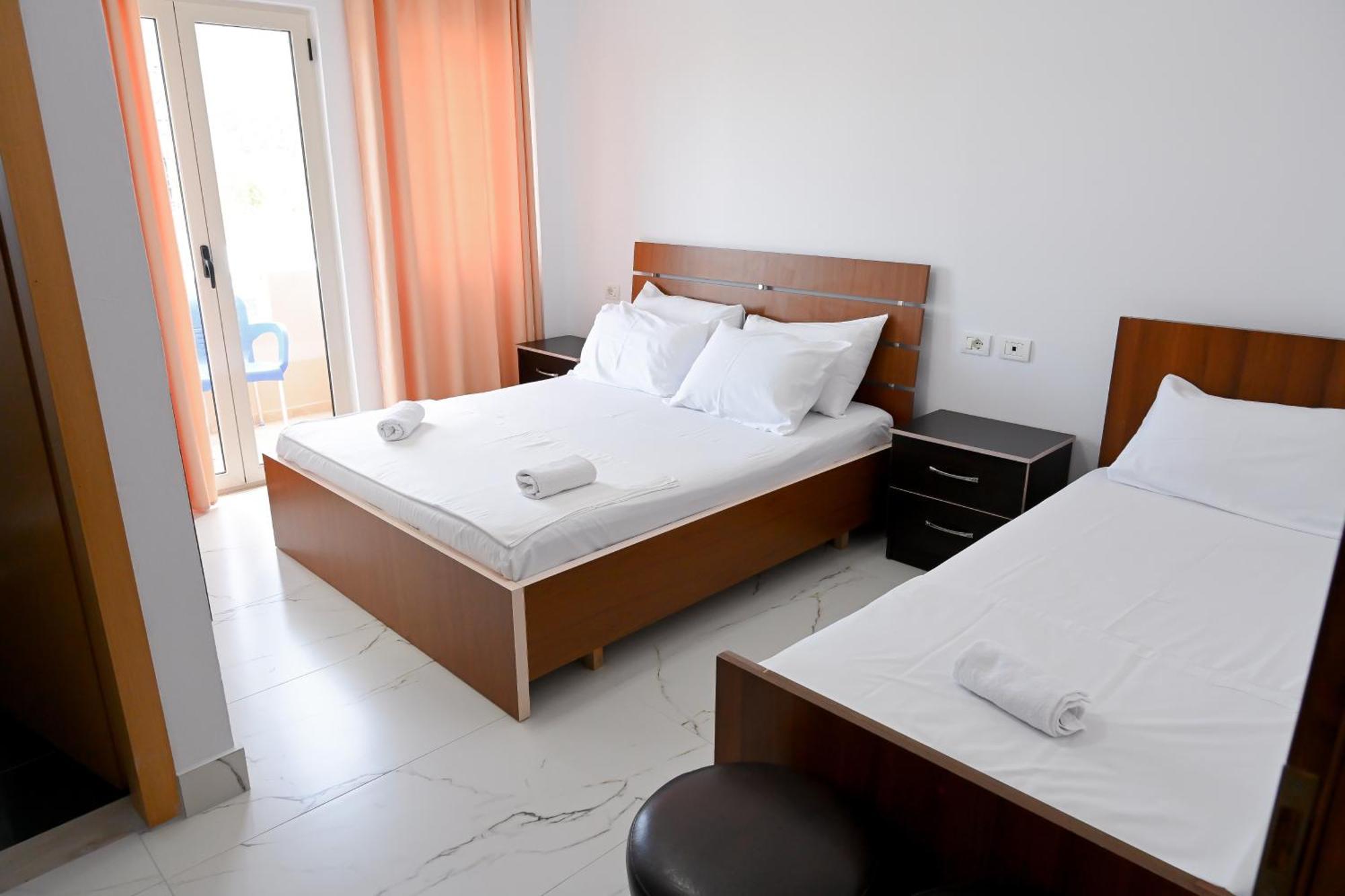 Hotel Kriti Max , Shengjin Shëngjin Eksteriør bilde