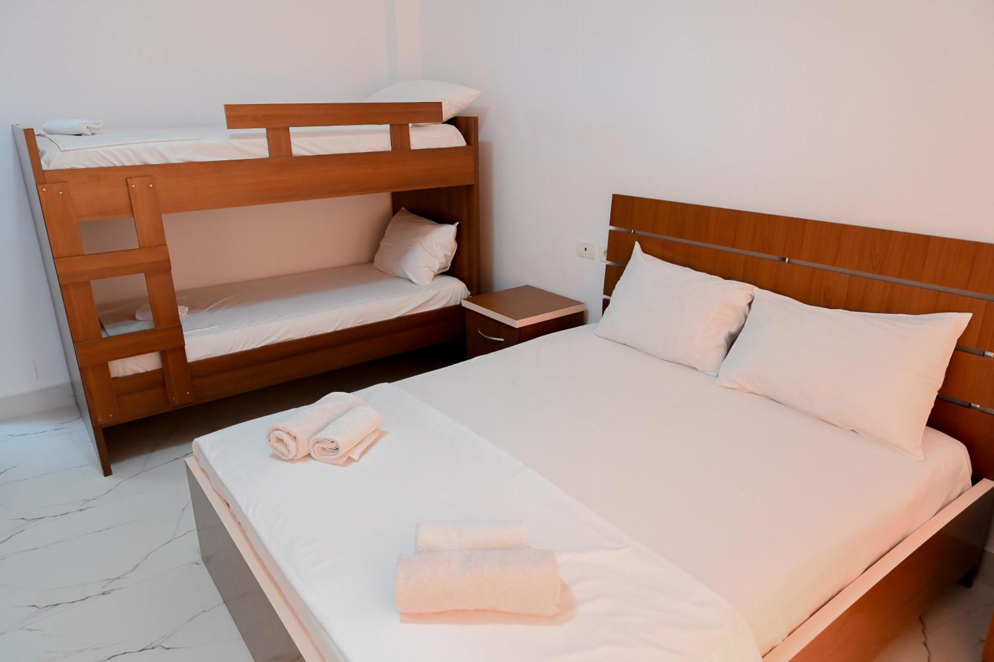 Hotel Kriti Max , Shengjin Shëngjin Eksteriør bilde